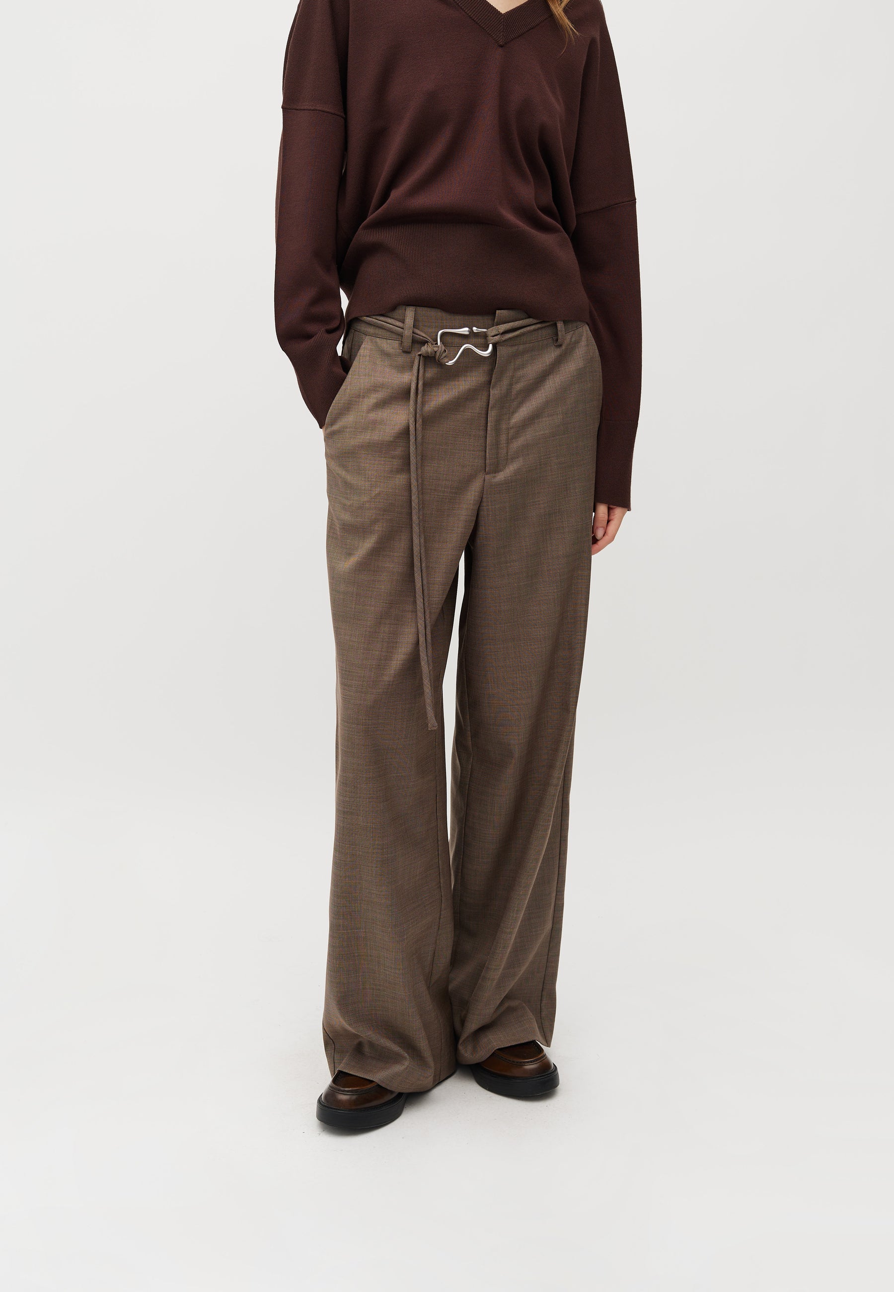 Lyrica-M_Chicory Coffee Melange_Model_1