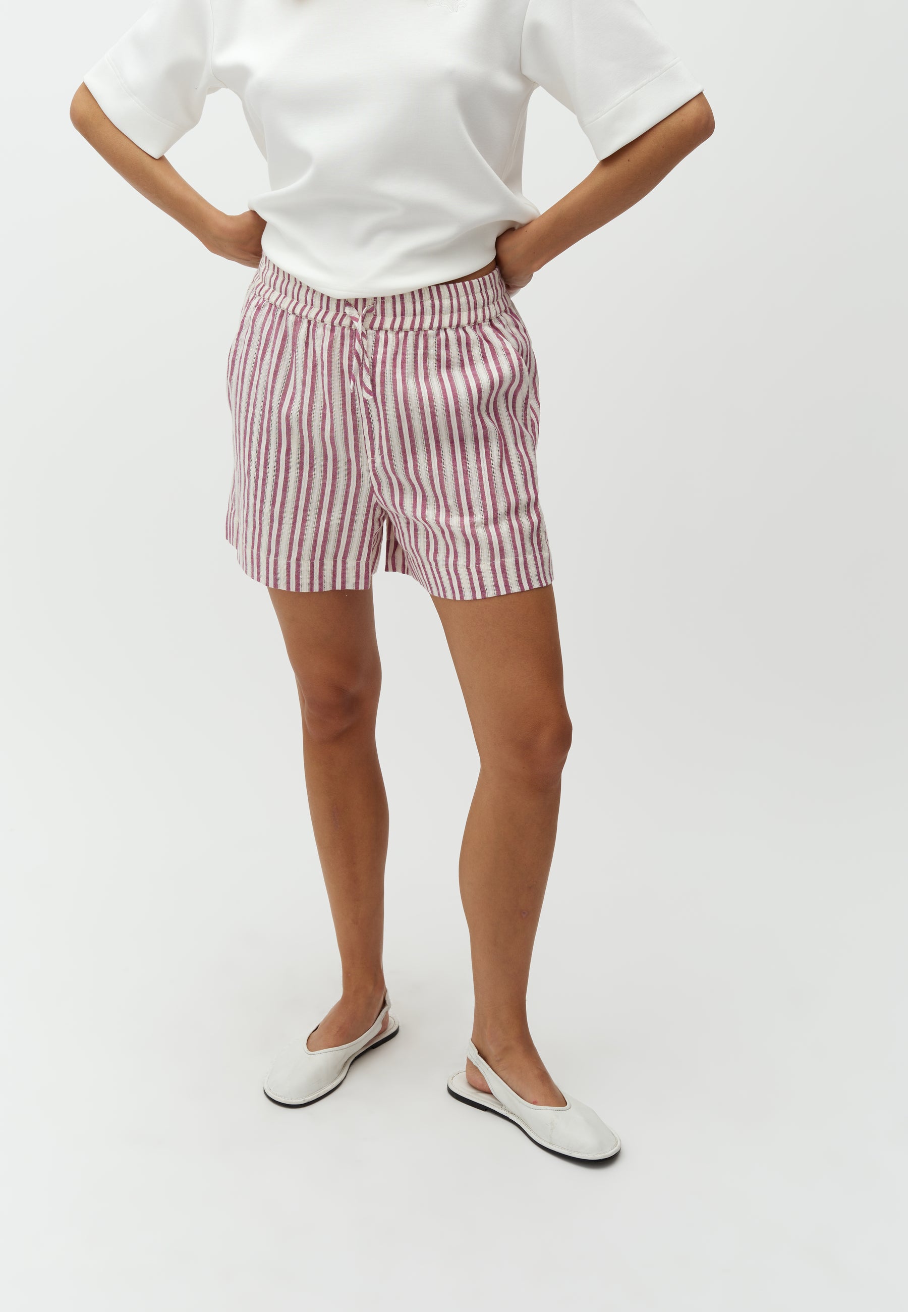 Meris-M_Thin Red Stripe_Model_1