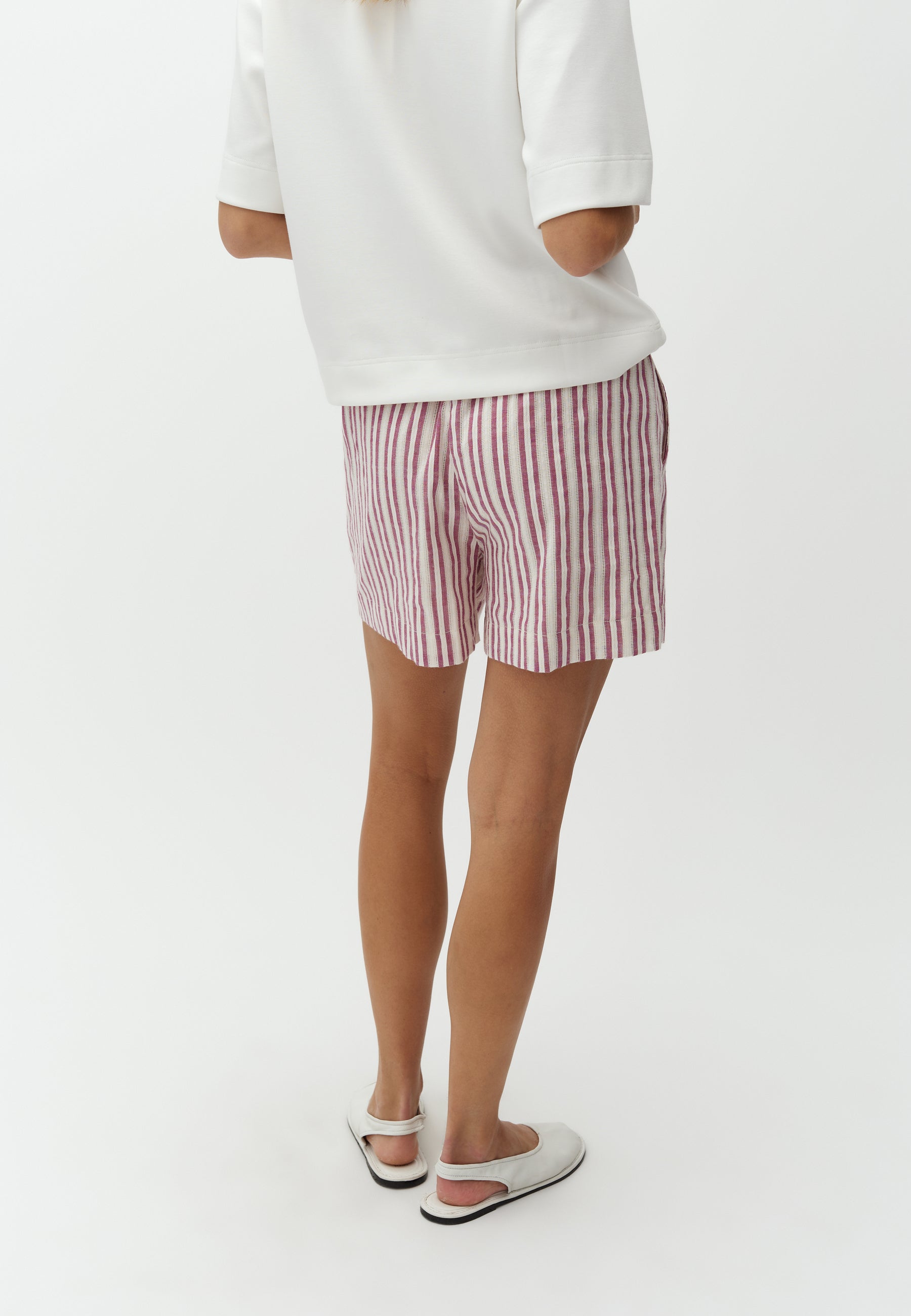 Meris-M_Thin Red Stripe_Model_3