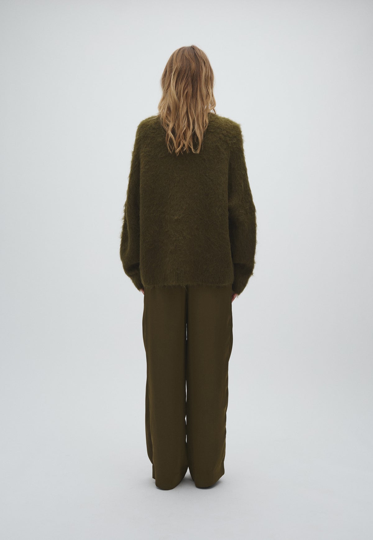 Gillis-M_Smoked Olive_Model_4