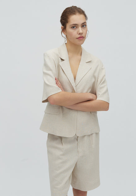 Morven-M_Natural Linen_Model_0