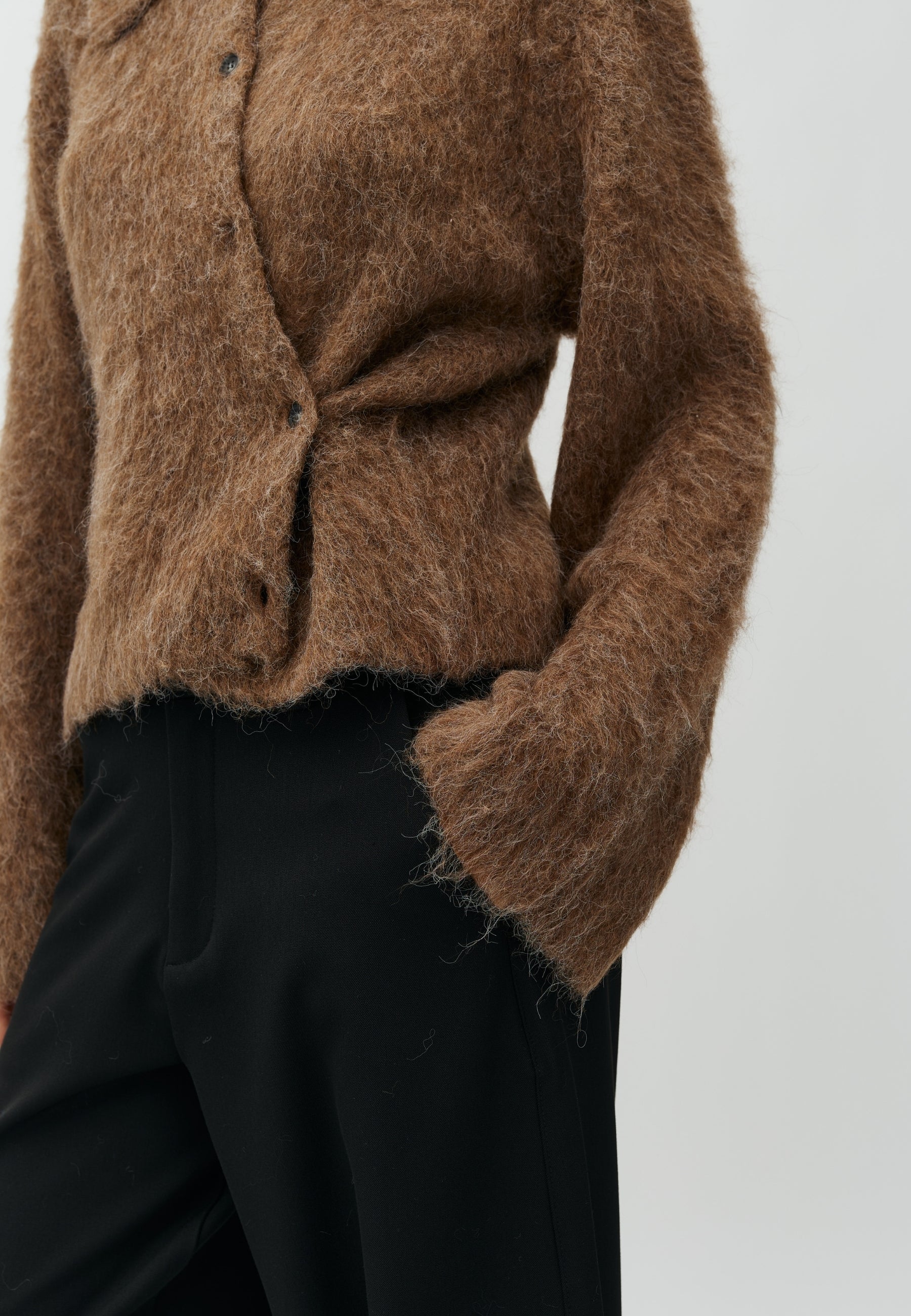 Lari-M_Walnut Melange_Model_1
