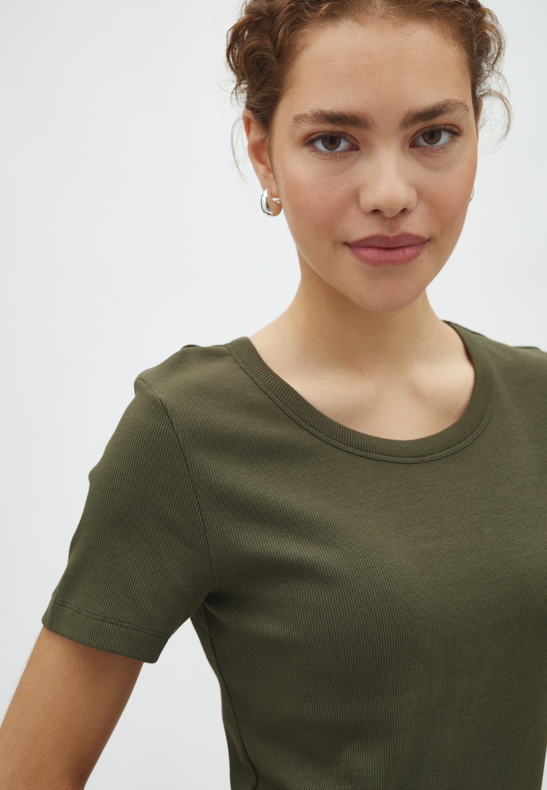 Otis-M_Warm Olive_Model_1