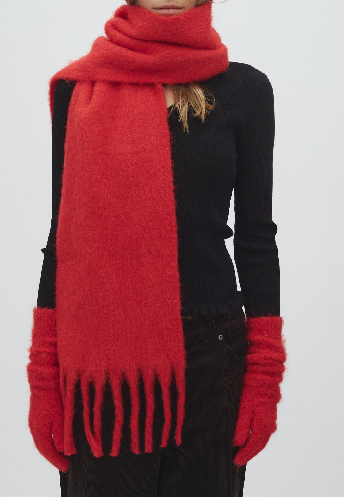 Mayliea-M_Red Aura_Model_2