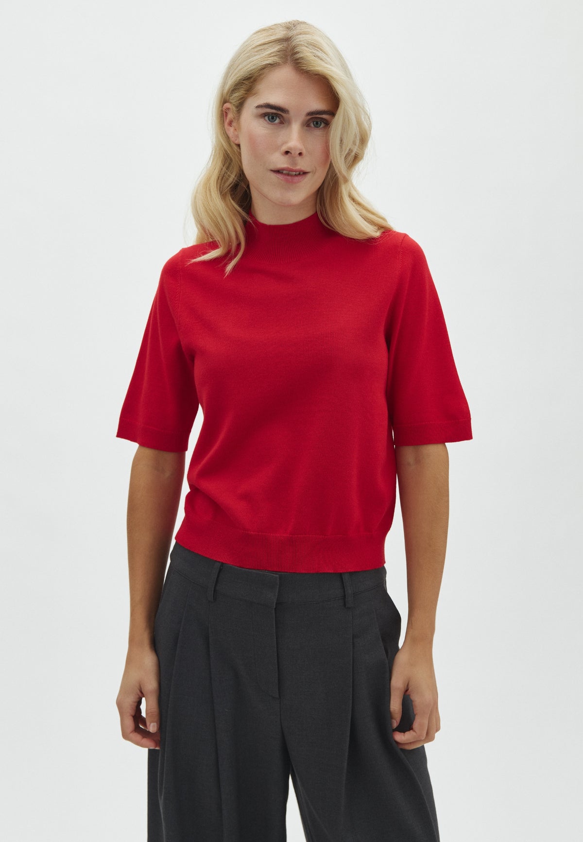 Clara Crew-M_Red Aura_Model_0