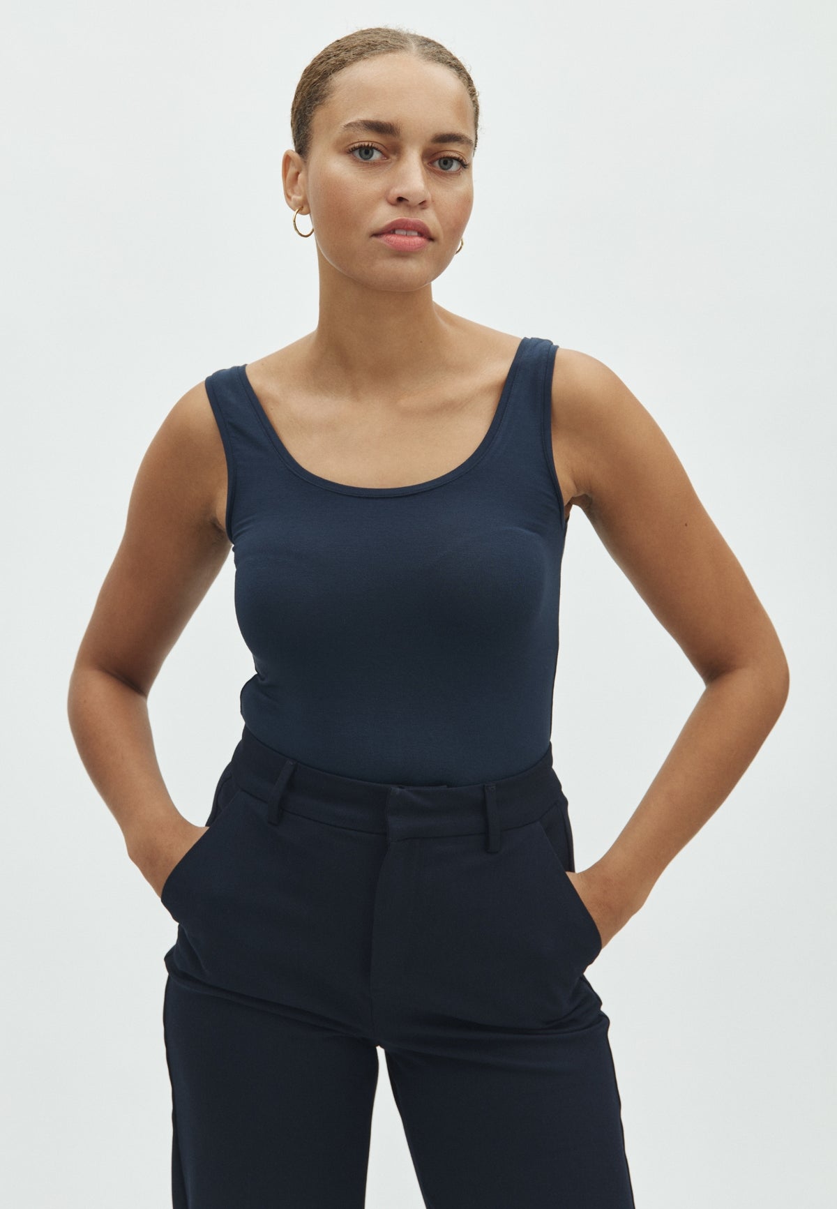 Sina_Navy Blue_Model_0