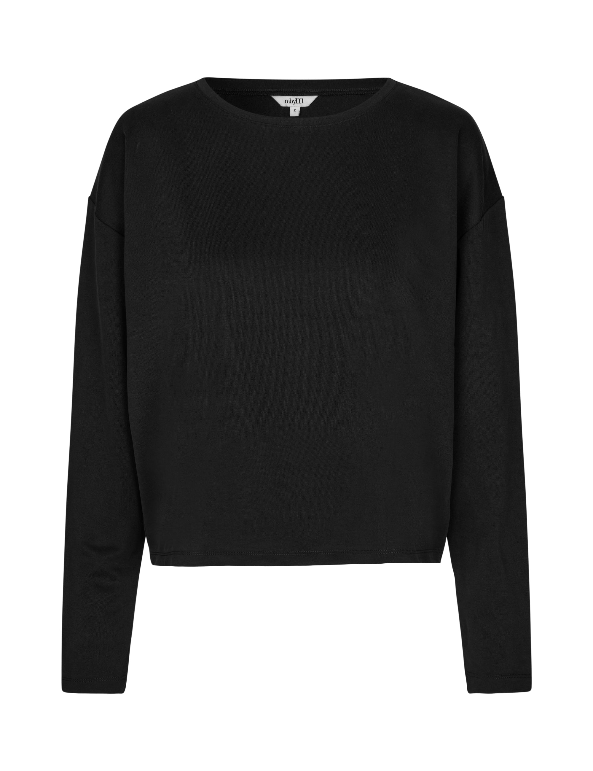 Perseus-M_Black_Packshot_0