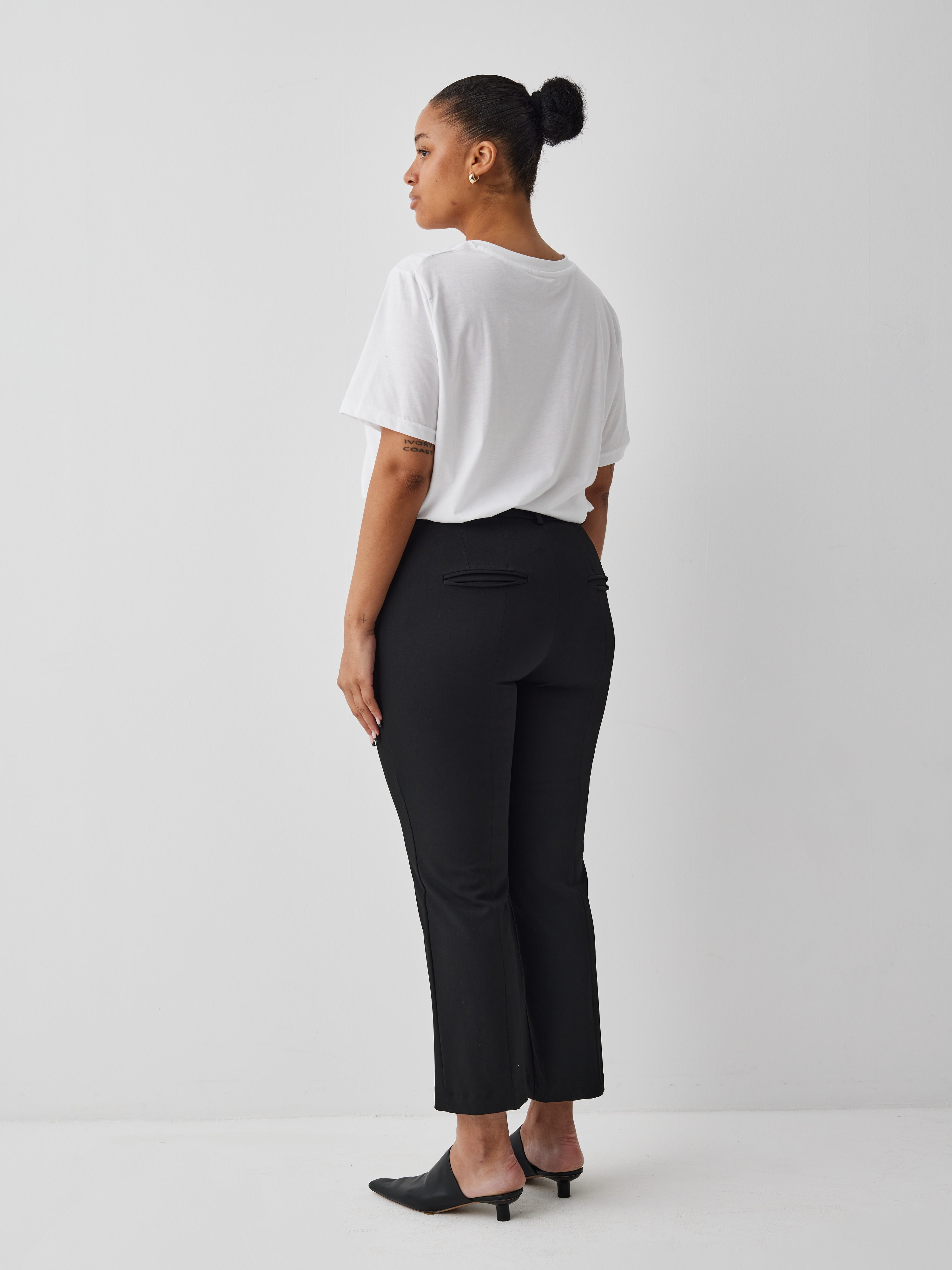 Maiianne-M_Black_Model_