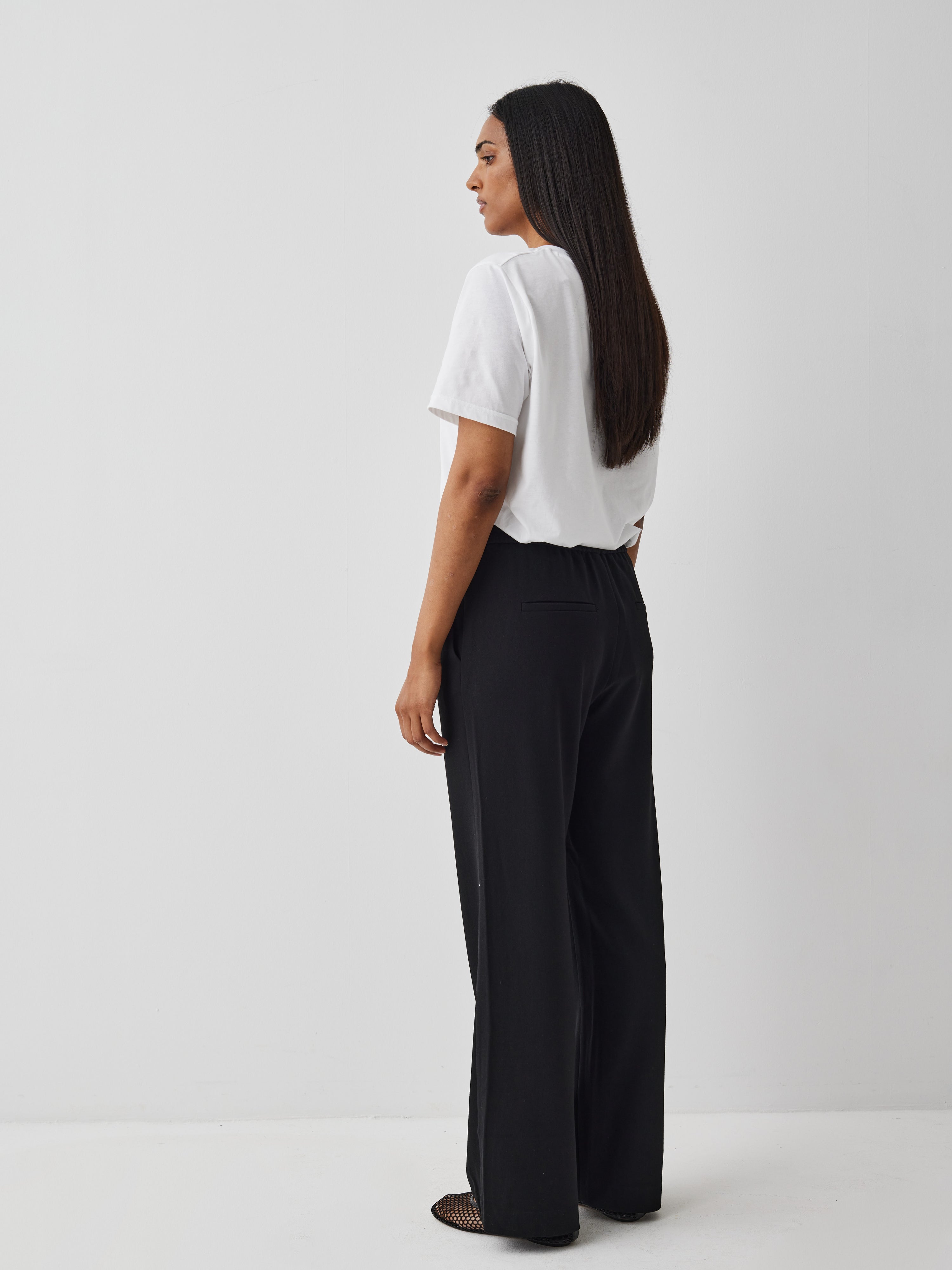 Phillipa_Black_Model_