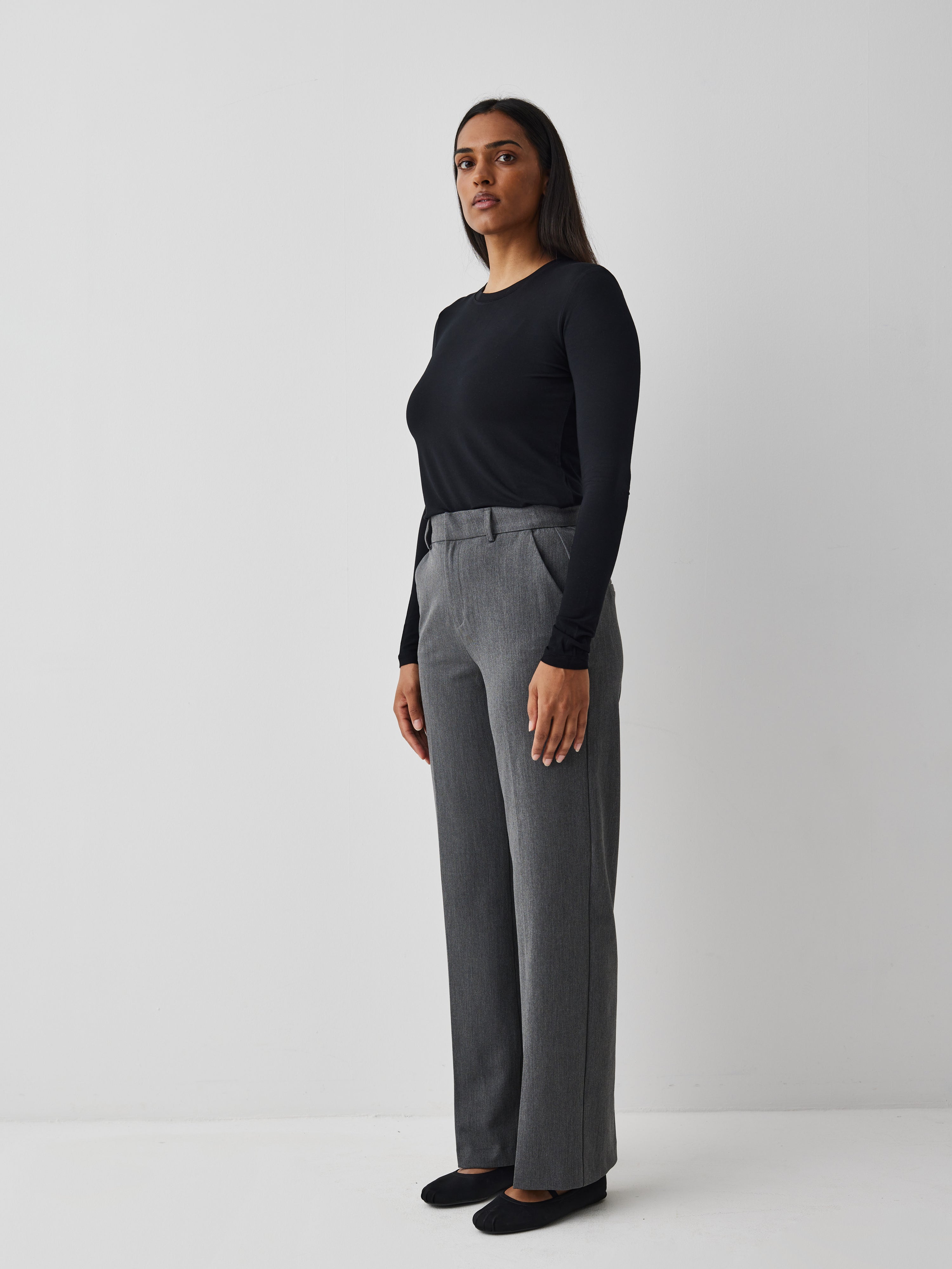 Lucy-M_Medium Melange_Model_