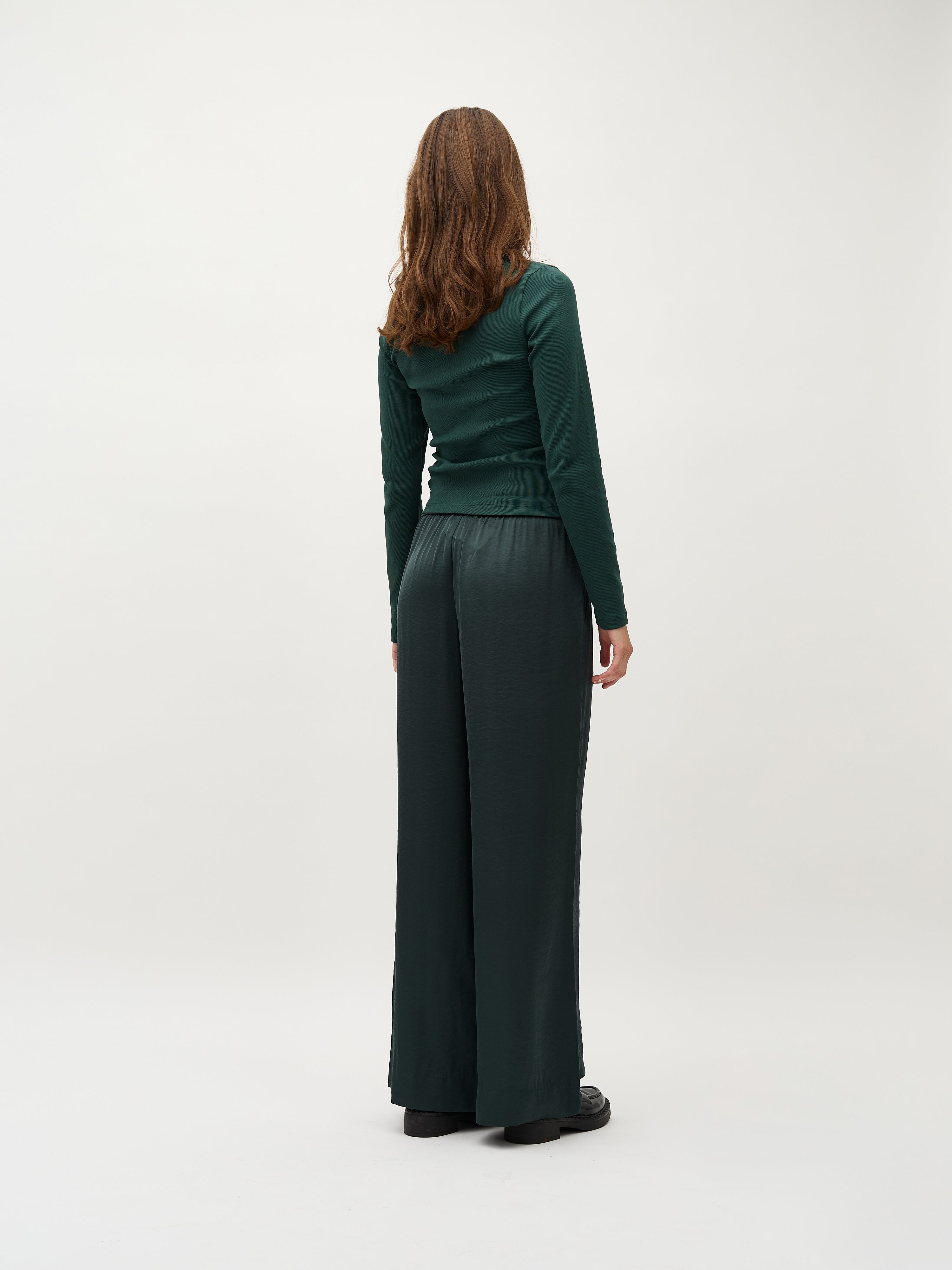 Asaka-M_Jungle Green_Model_1