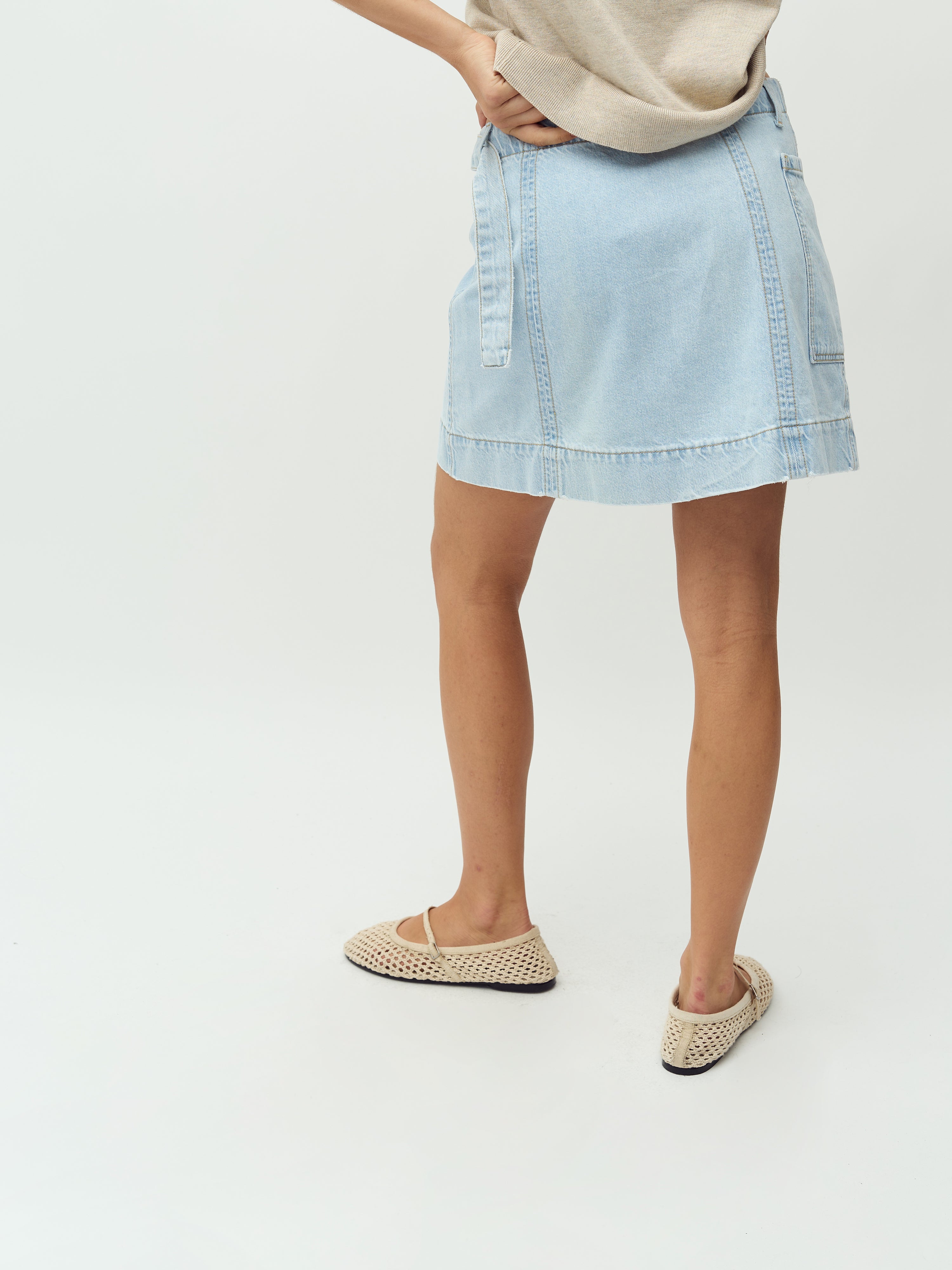 Kalinca-M_Lighter Blue Wash_Model_2