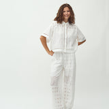 Viljane-M_White_Model_3