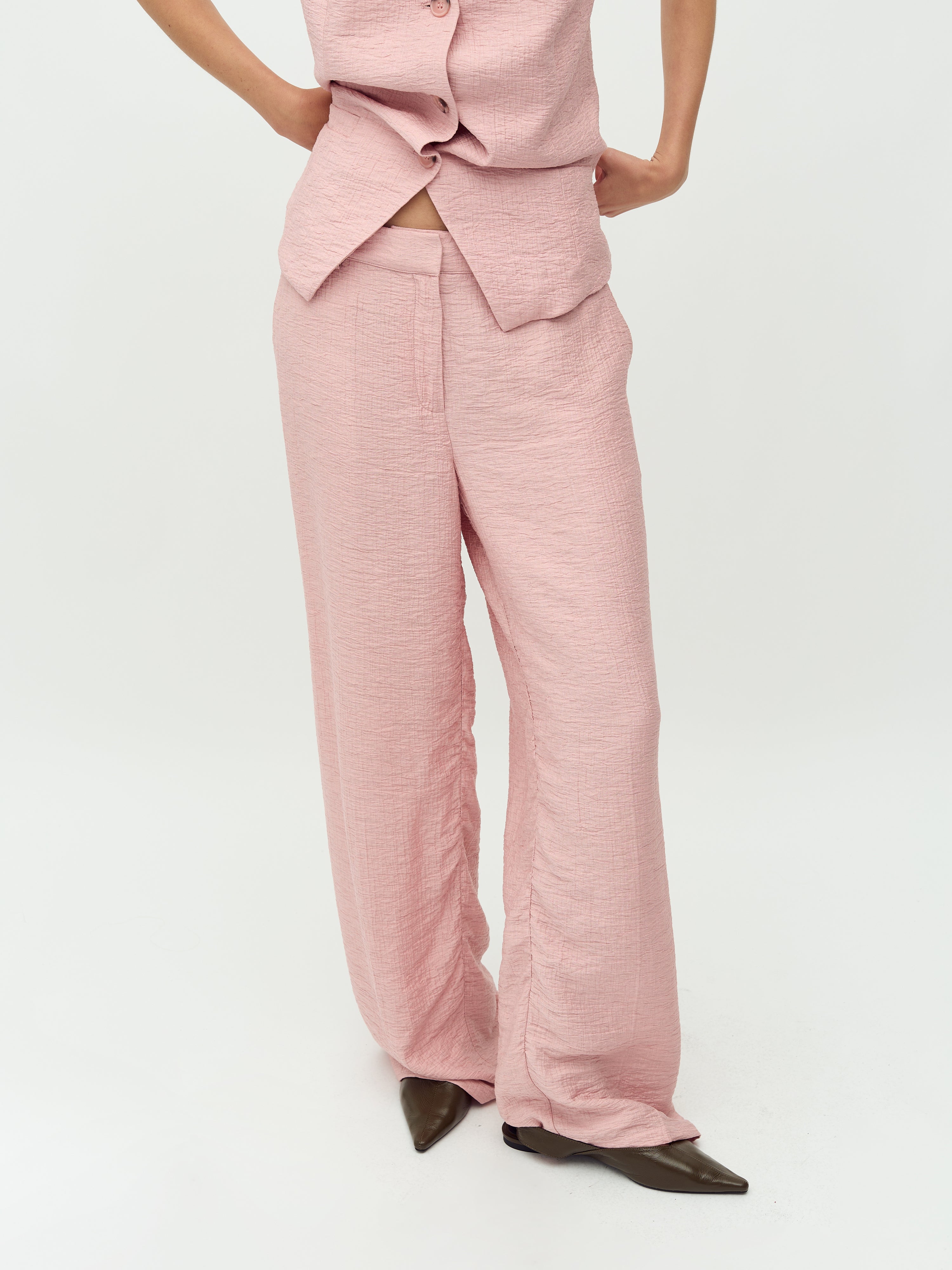 Dagma-M_Pink Melange_Model_2