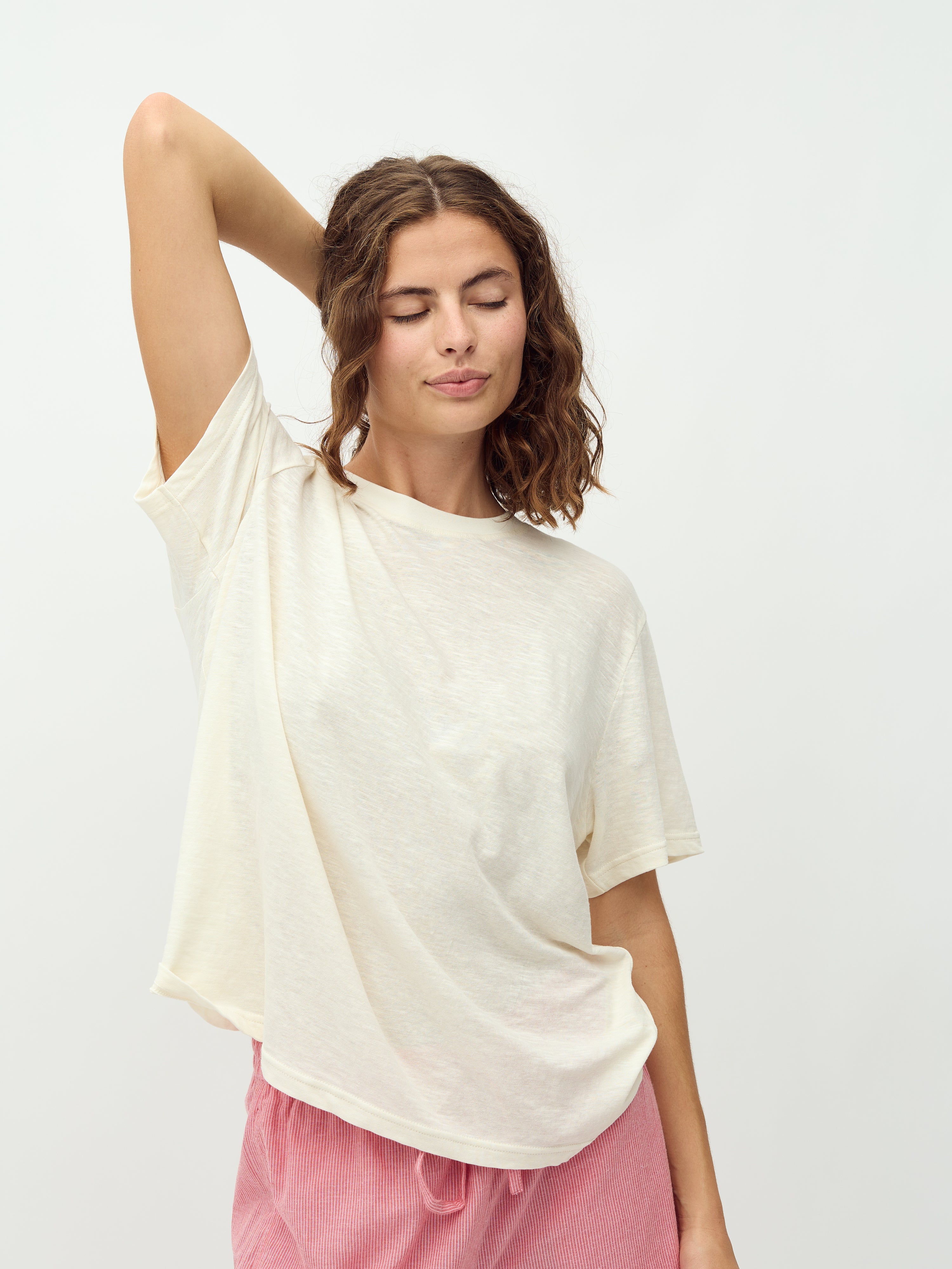 Clari-M_Pink Red Stripe_Model_3