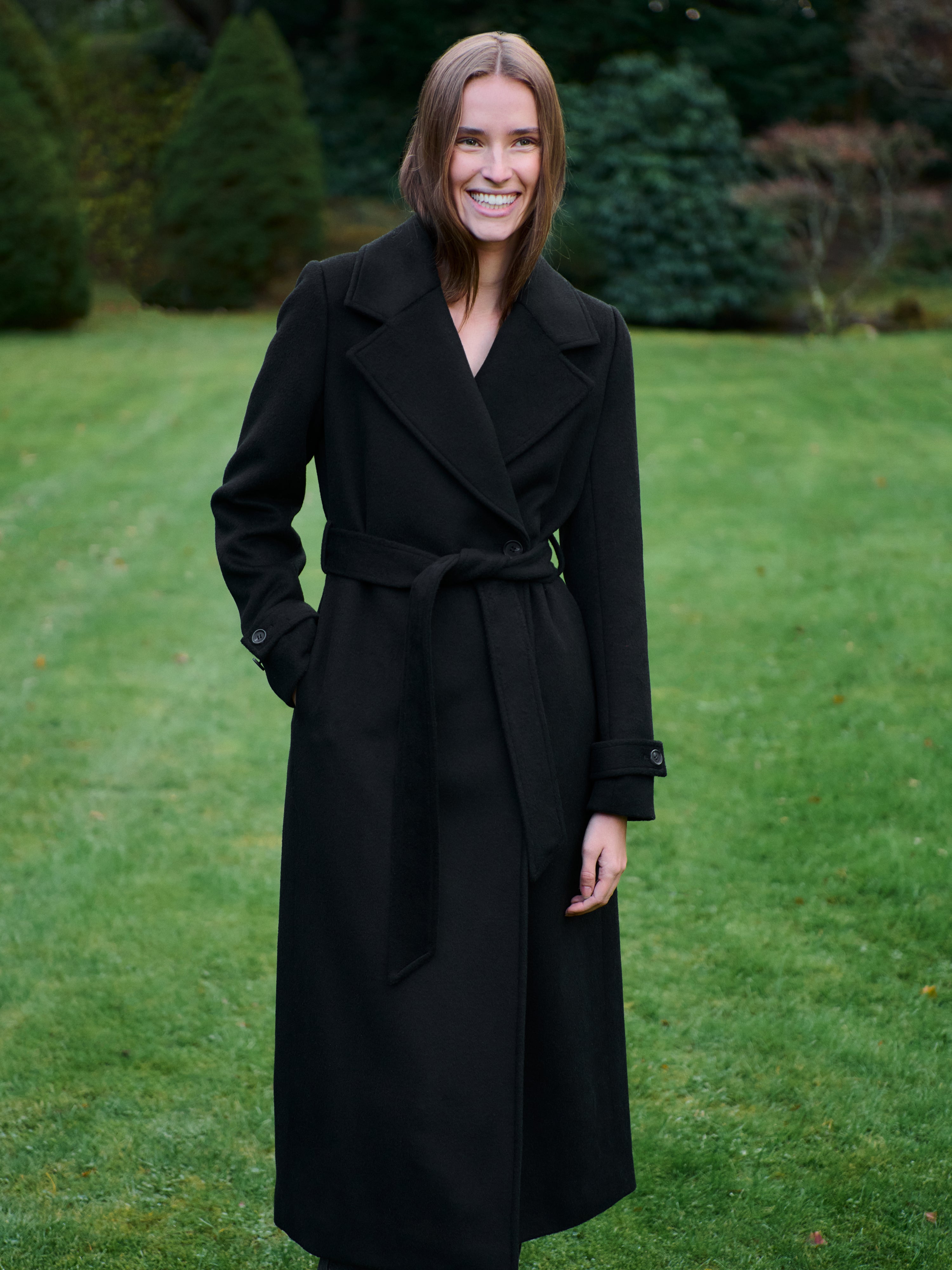 Kasimira-M_Black_Image_0