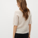 Clara Crew-M_Oat Melange_Model_2