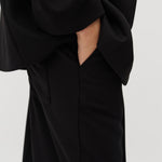 Kammia-M_Black_Model_4