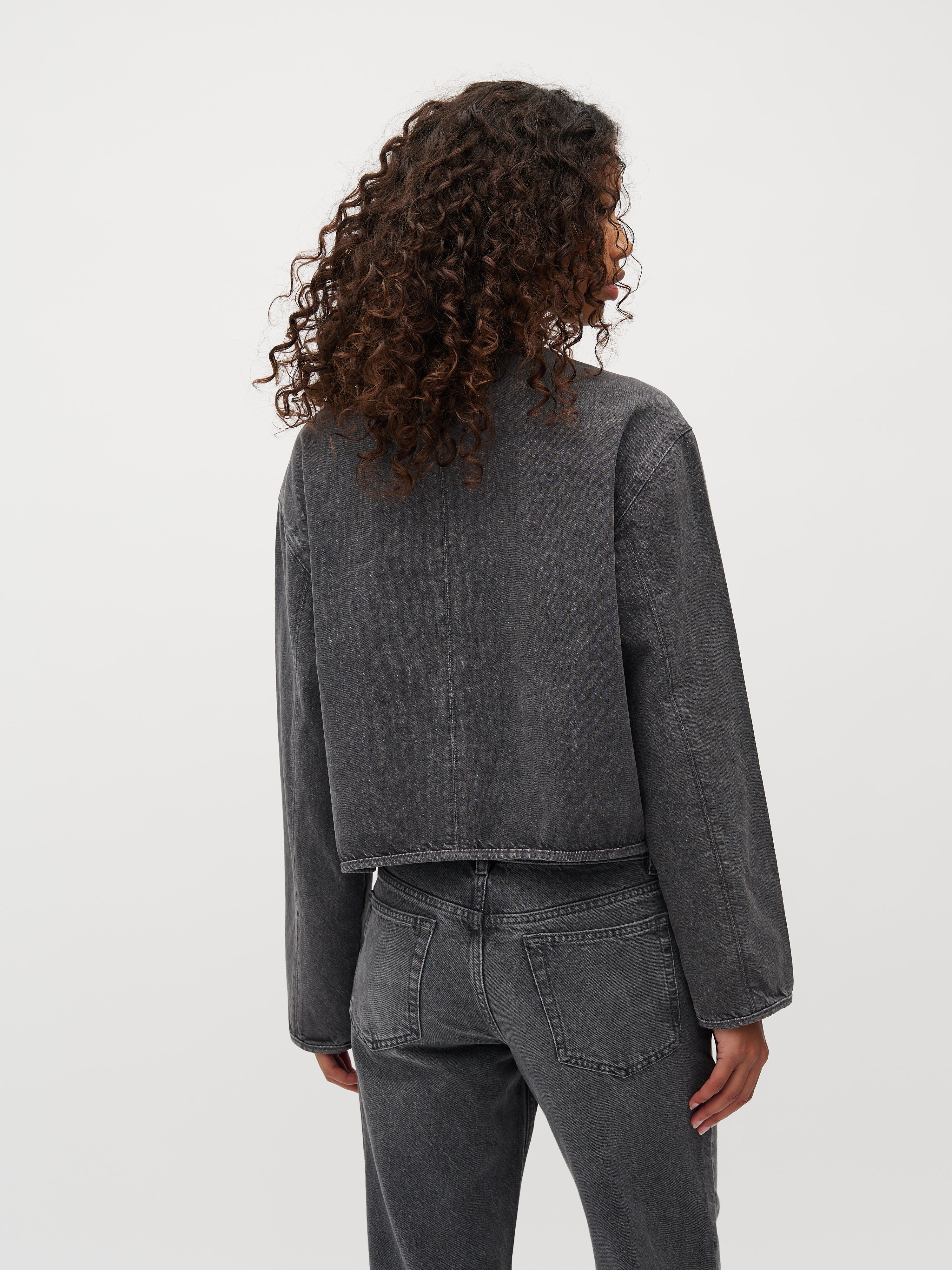 Effine-M_Grey Wash_Model_2