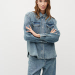 Kikki-M_Blue Soft Wash_Model_0