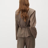 Ivia-M_Chicory Coffee Melange_Model_3