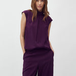 Maaja-M_Blackberry Wine_Model_3