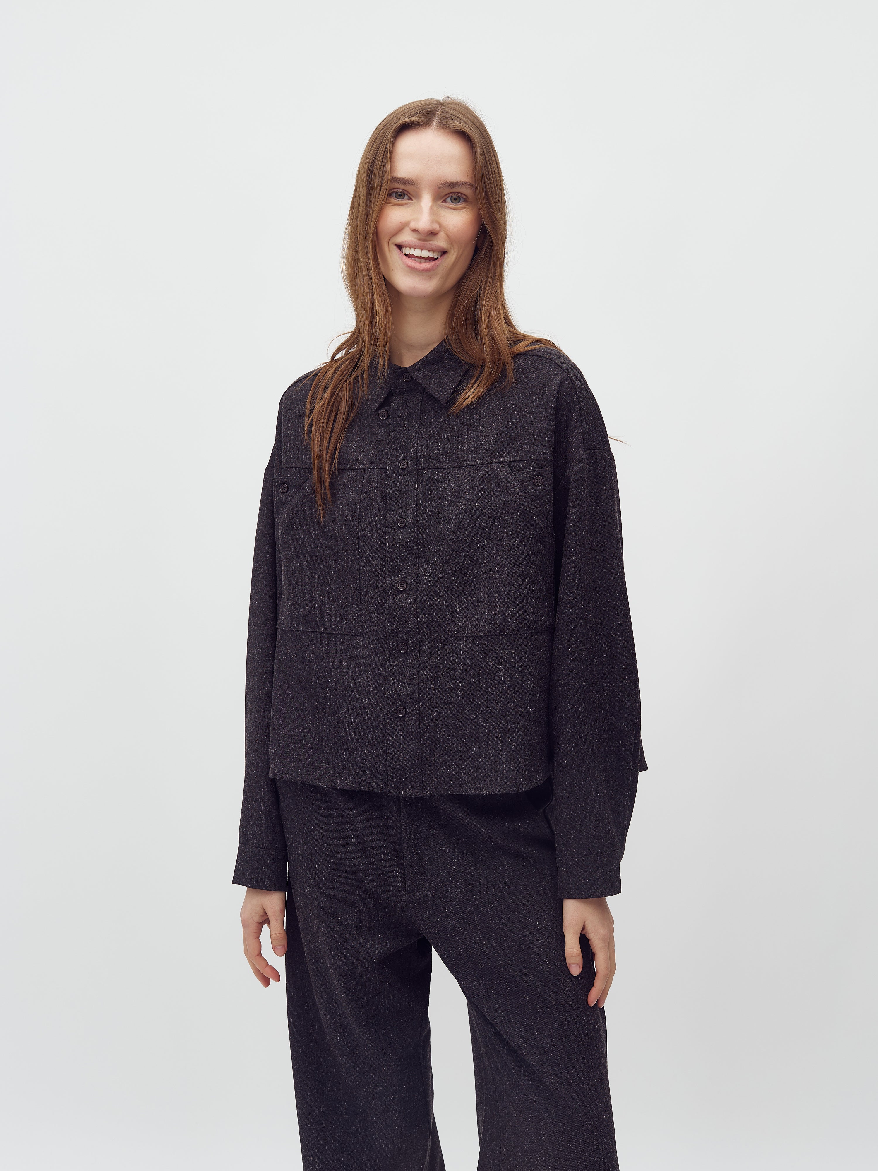 Levya-M_Midnight Navy Melange_Model_1