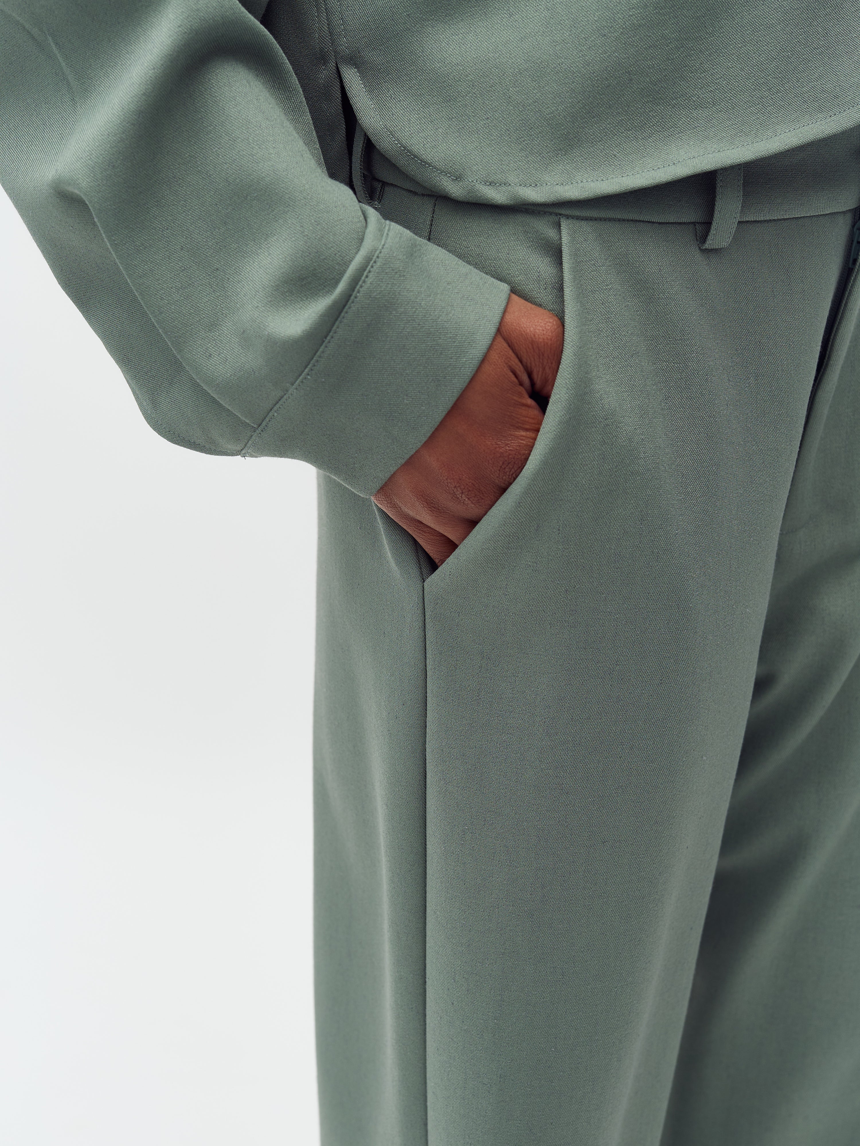 Rihnwen-M_Iceberg Green Melange_Model_2