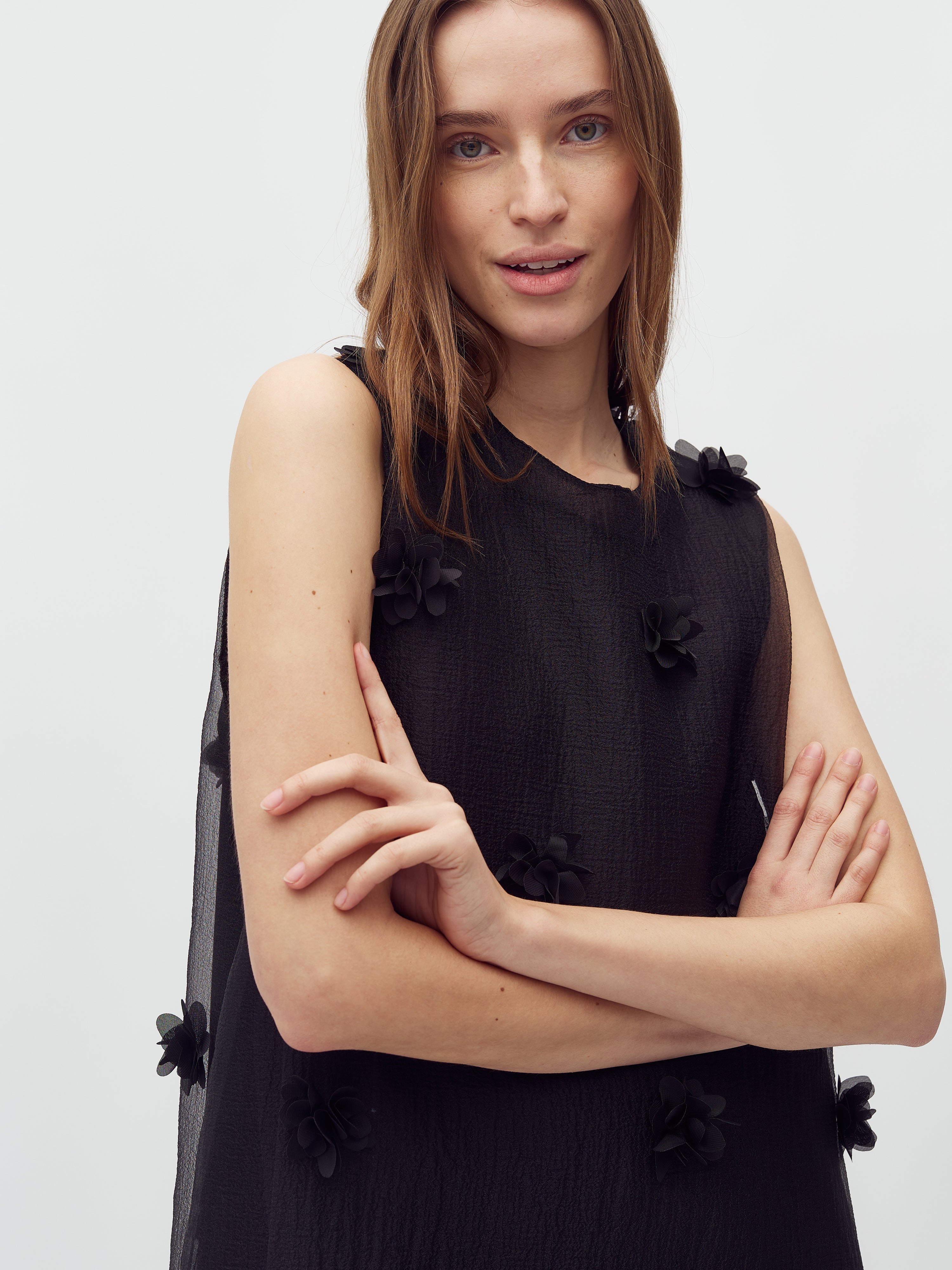 Molli-M_Black_Model_2