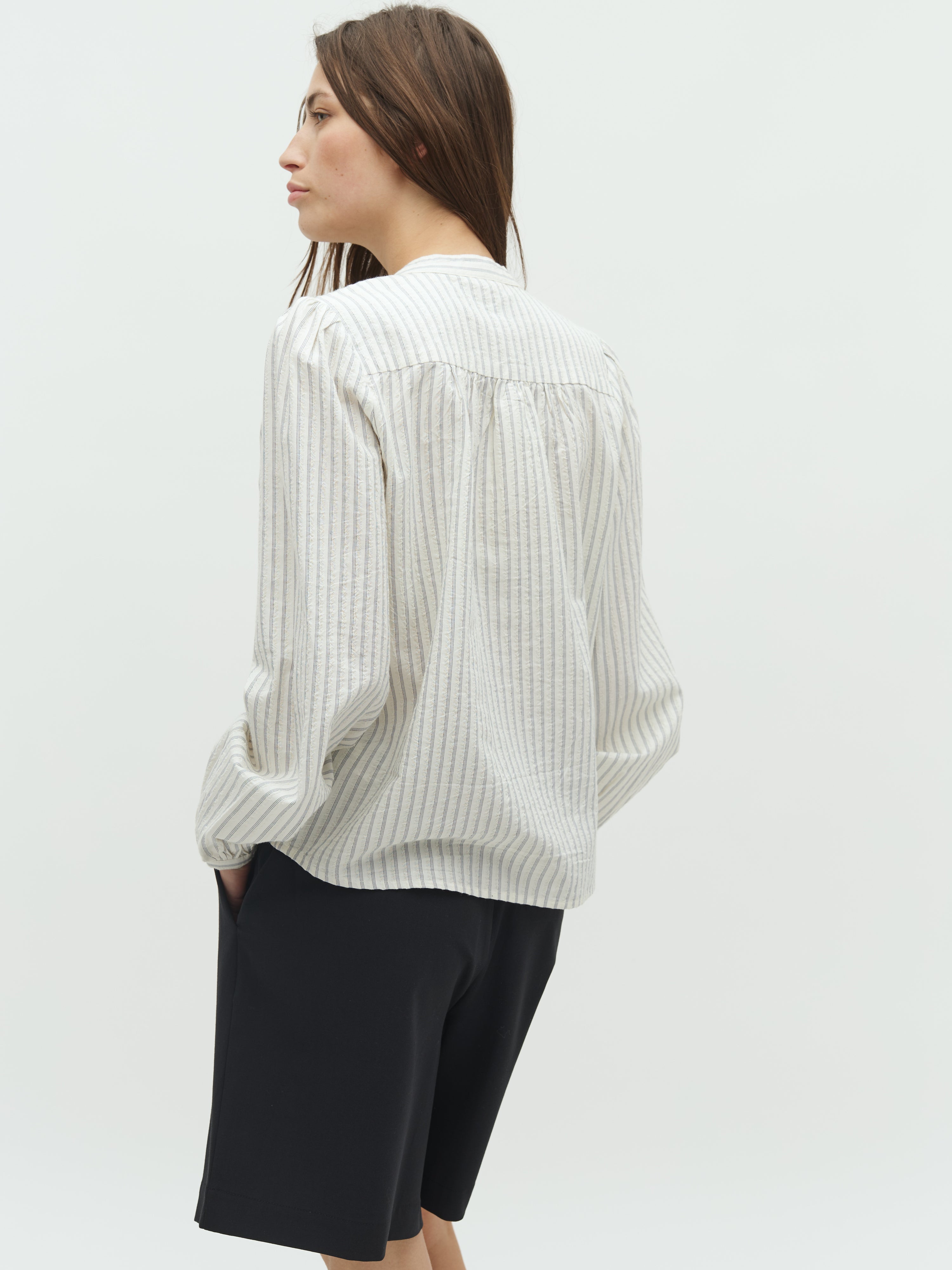 Mathily-M_Light Sugar Blue Stripe_Model_2