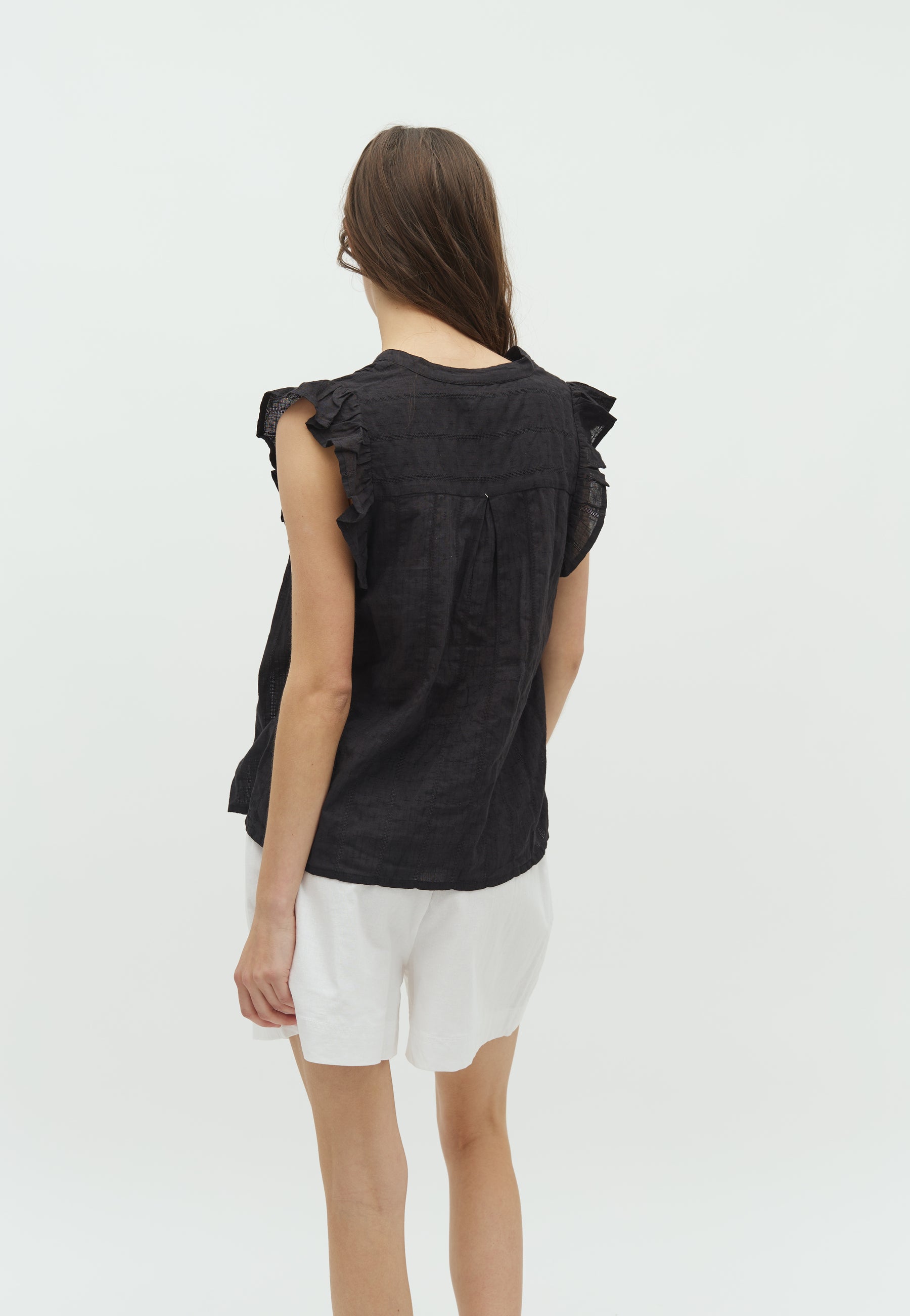 Gemala-M_Black_Model_2