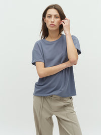 Amana-M_Vintage Indigo_Model_0