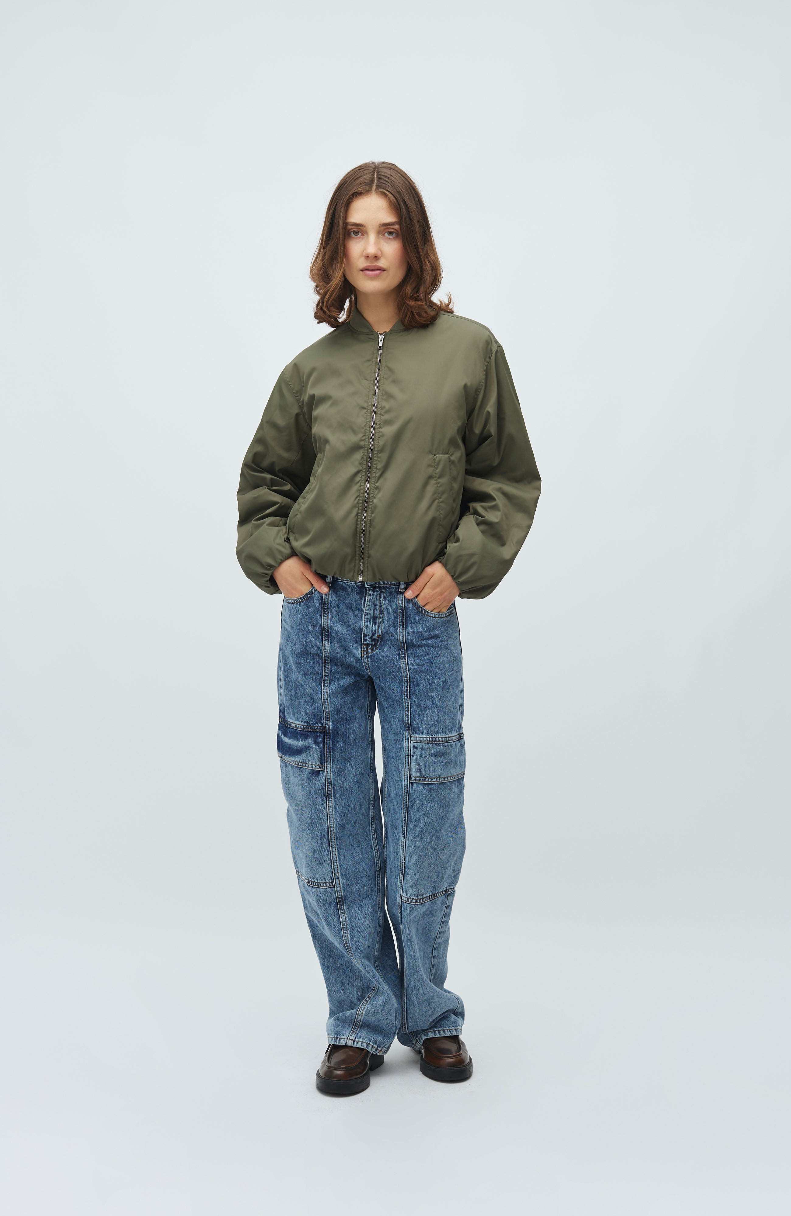 Michi-M_Dusty Olive_Model_0