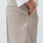 Brecan-M_Beige Check_Model_2