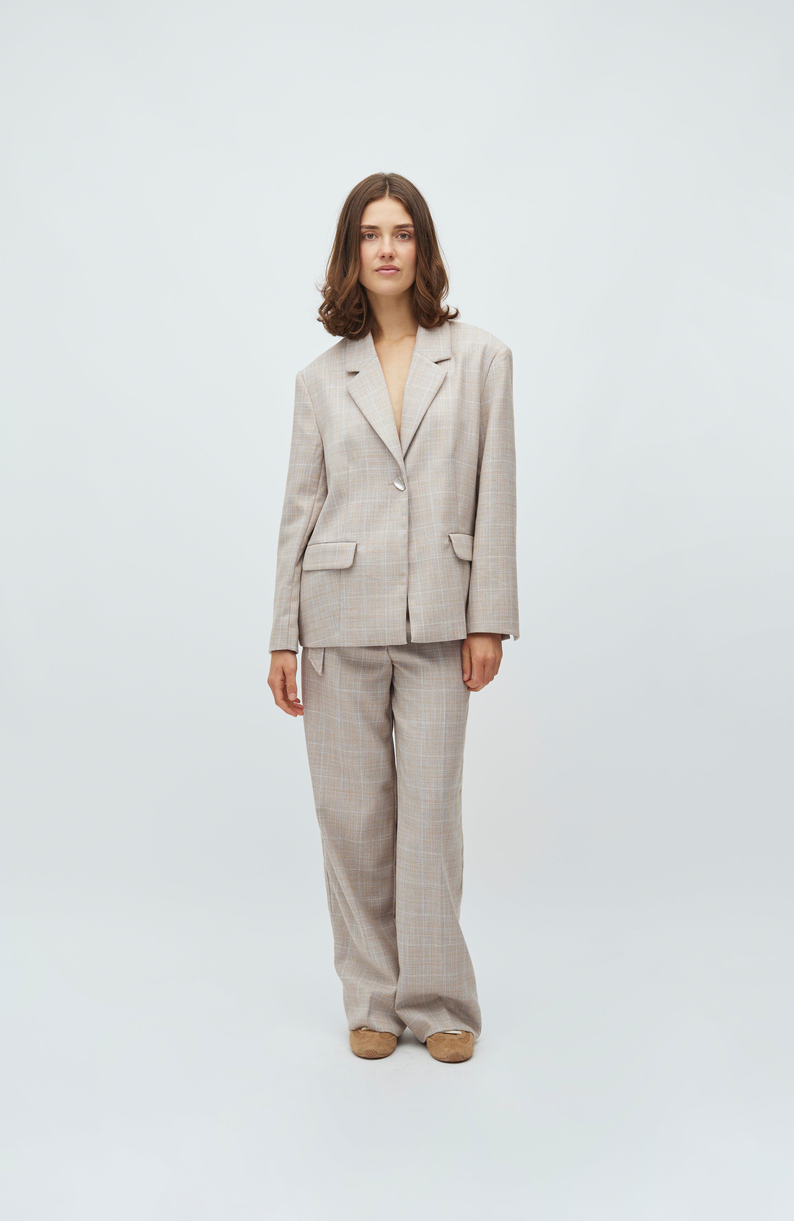 Howla-M_Beige Check_Model_0