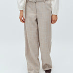 Clementa-M_Beige Check_Model_0