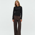 Lucy-M_Coffee Brown_Model_0