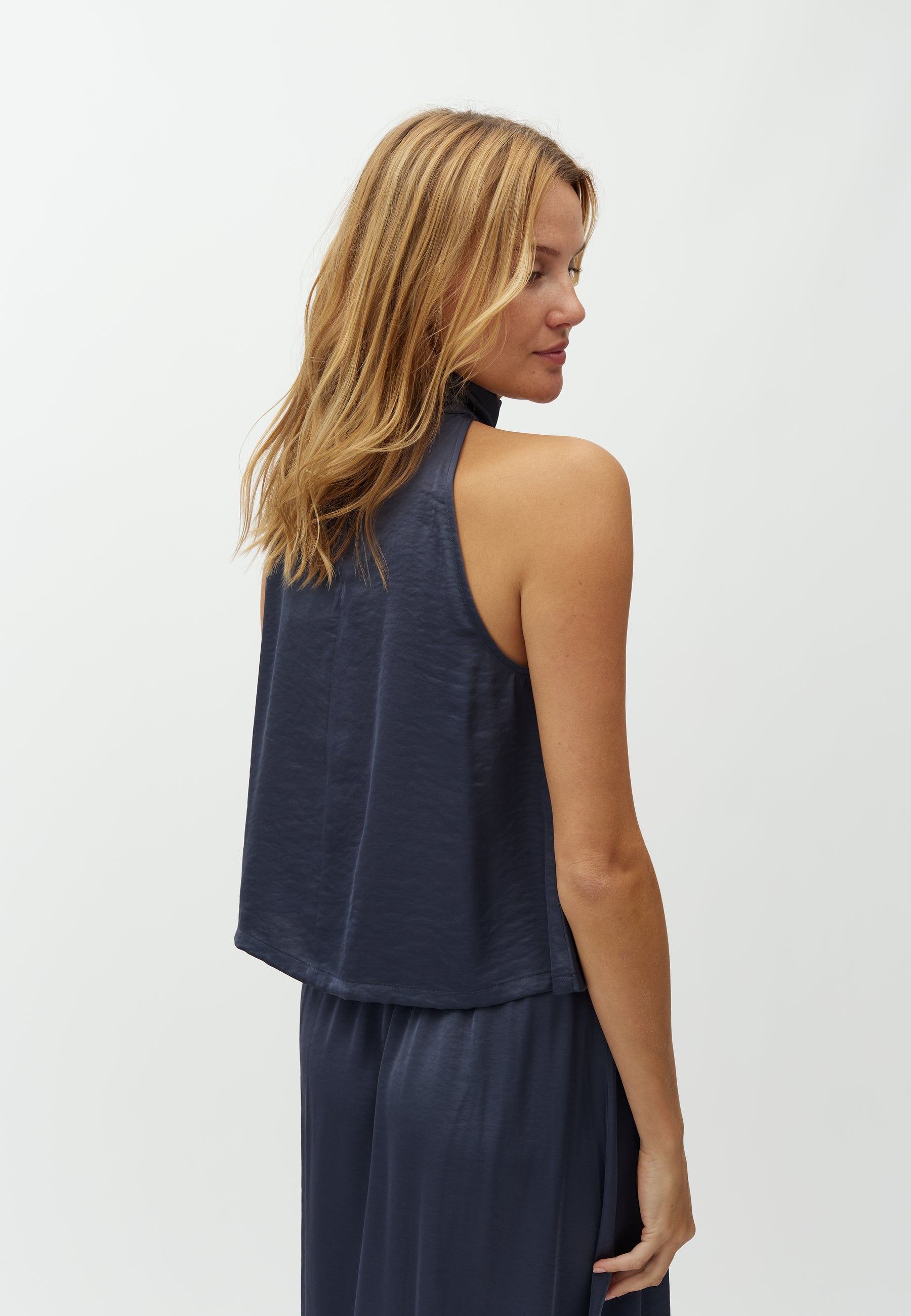 Zuzeel-M_Bering Blue_Model_3