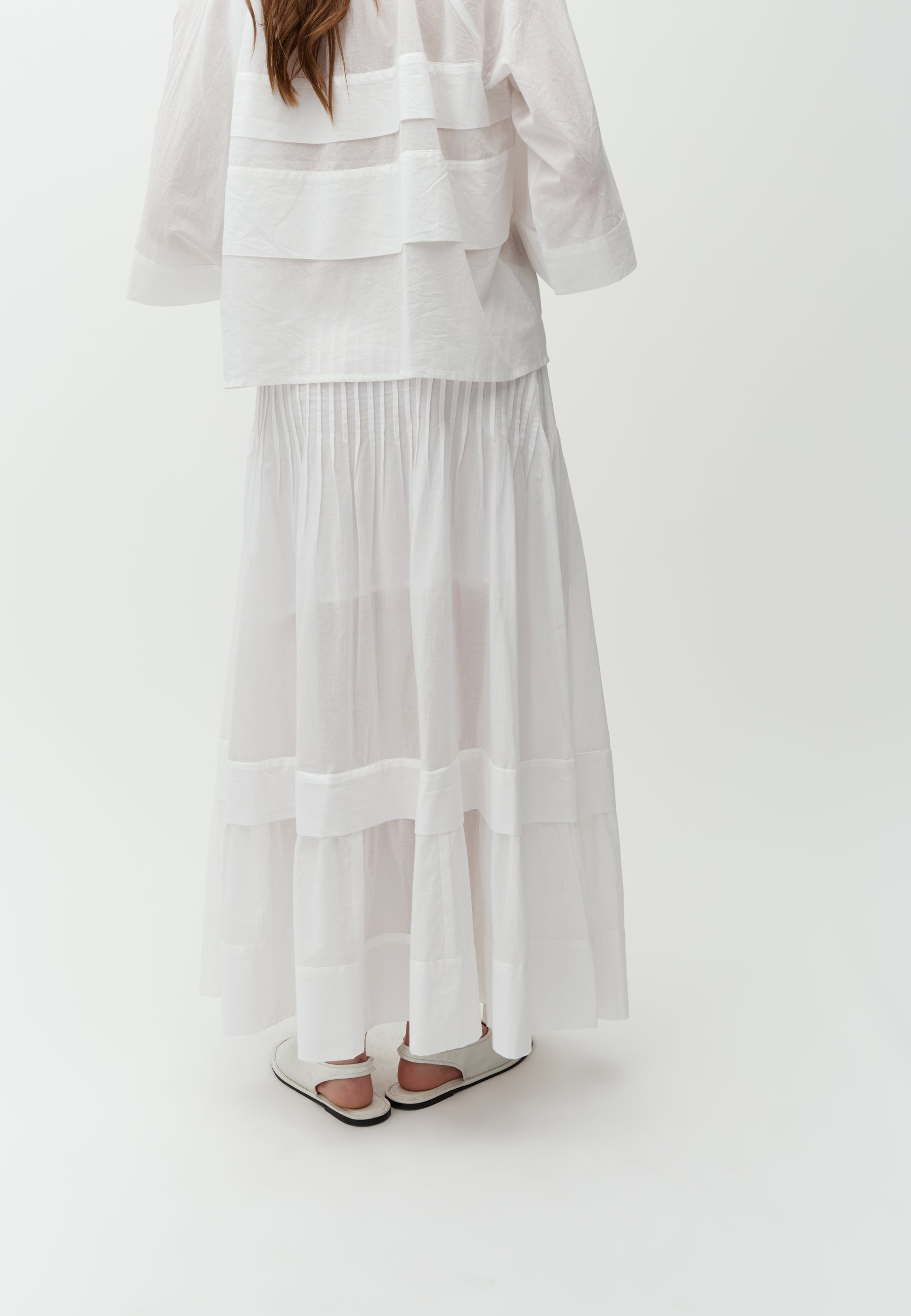 Safiye-M_White_Model_3
