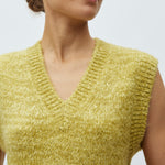 Allia-M_Light Pear Melange_Model_3