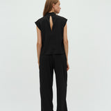 Maaja-M_Black_Model_2