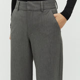 Gennie_Medium Melange_Model_1