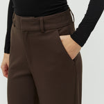 Gennie_Coffee Brown_Model_2