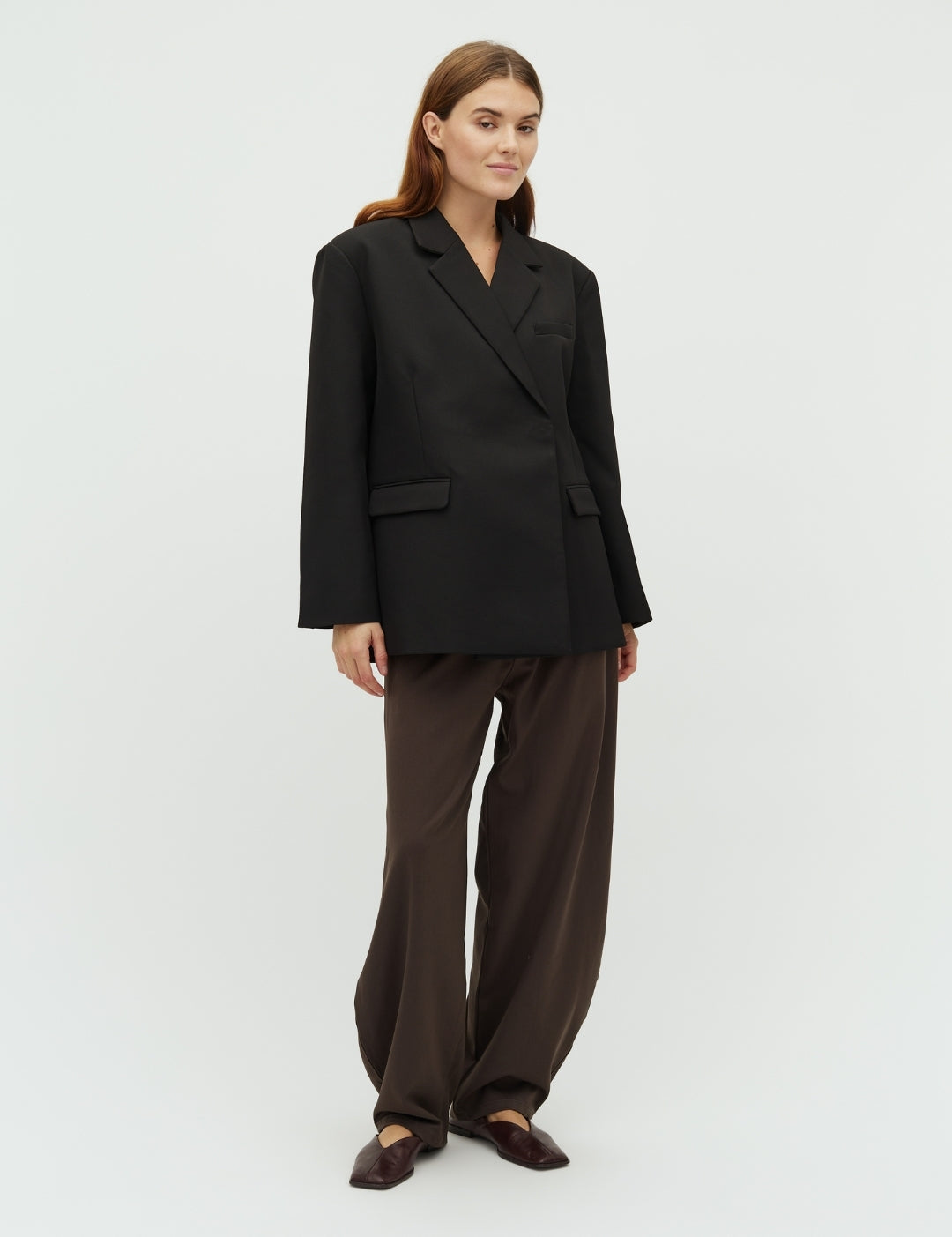 Amariella-M_Black_Model_1