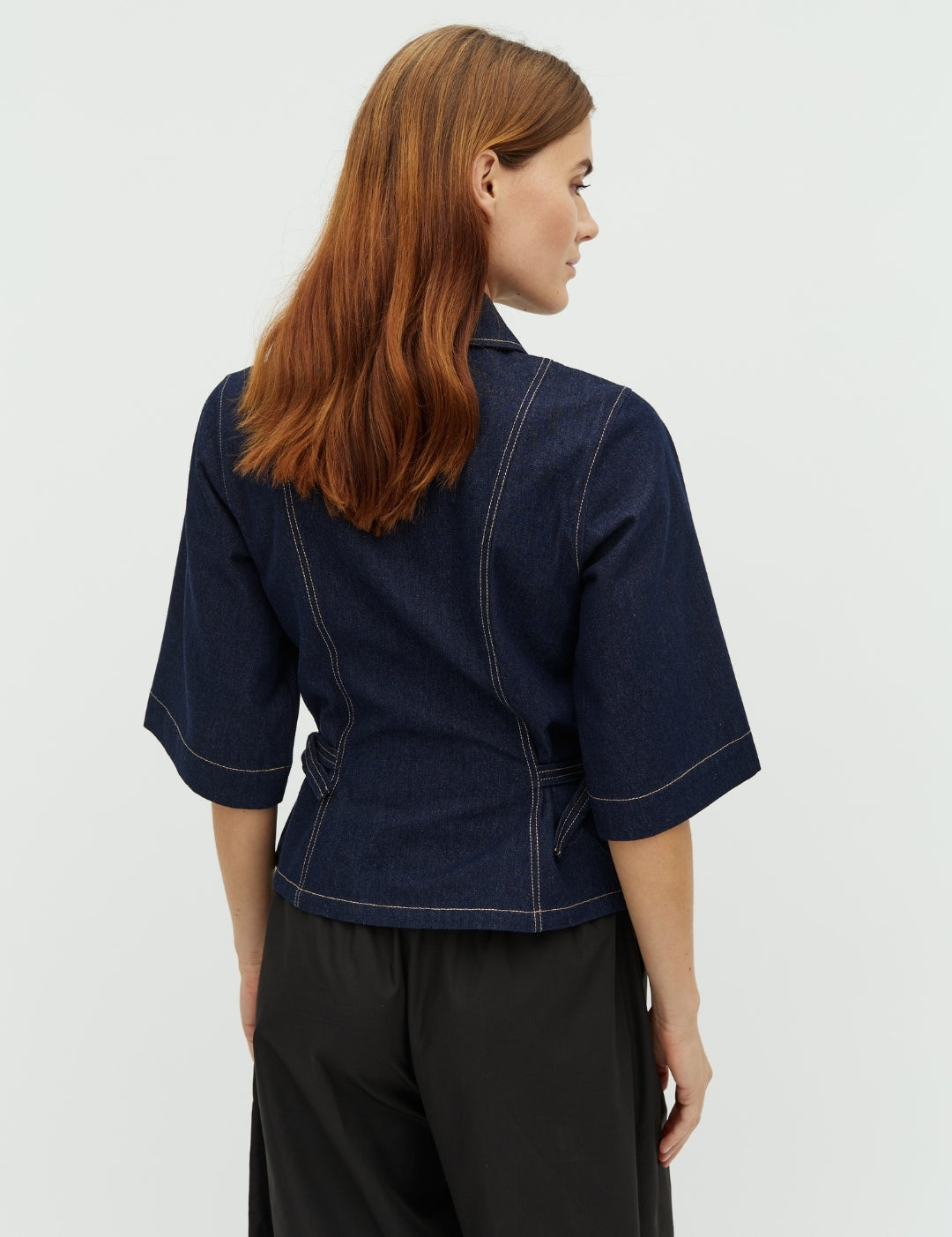 Eirlys-M_Dark Unwashed denim_Model_1