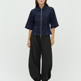 Eirlys-M_Dark Unwashed denim_Model_2