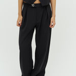 Rosalyn-M_Black_Model_1