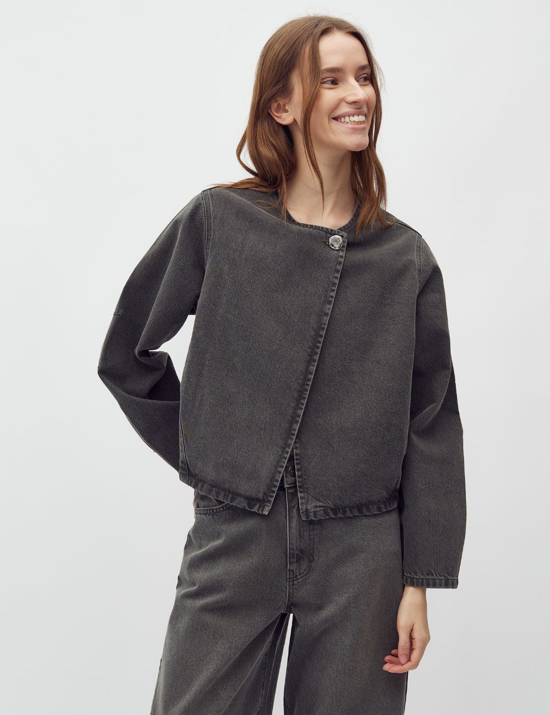 Exana-M_Khaki Green Wash_Model_0