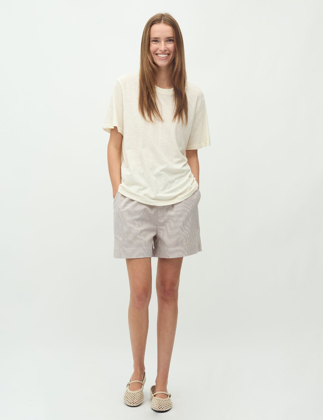 Meris-M_Cinder White Stripe_Model_0