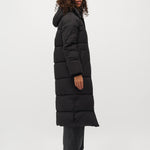 Ela Slit_Black_Model_1